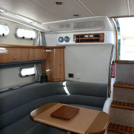 Liberty Bateau
